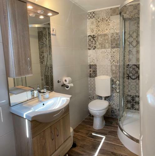 Vatus Apartmanh�z V�c
