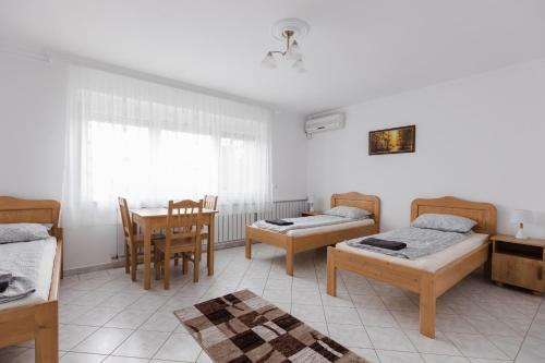 Hostal Airport Jazmin Guesthouse