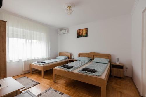 Hostal Airport Jazmin Guesthouse