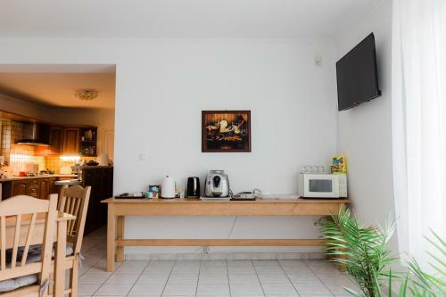 Hostal Airport Jazmin Guesthouse