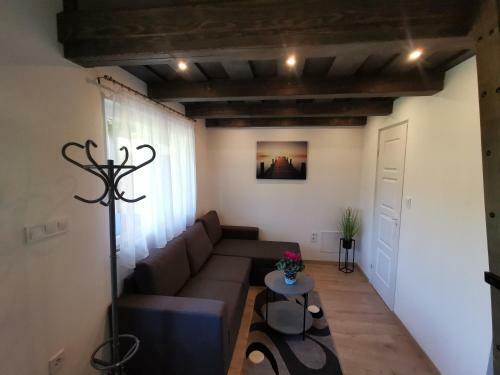 Vali N�ni Kif?zde �s Apartman