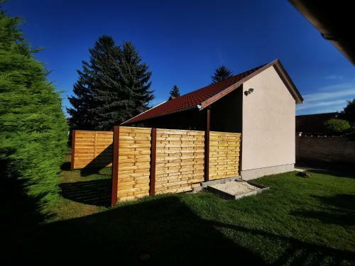 Vali N�ni Kif?zde �s Apartman