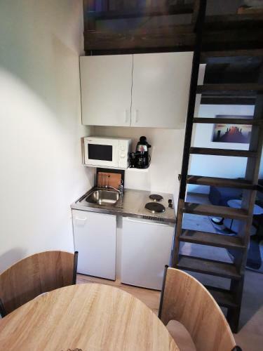 Vali N�ni Kif?zde �s Apartman