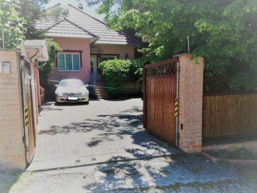 Villa Bella Pool House Balatonakarattya Strand 500 M�ter