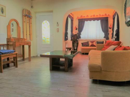 Villa Bella Pool House Balatonakarattya Strand 500 M�ter