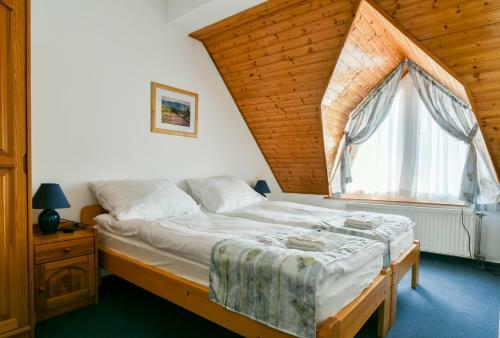 Gy?rfi Apartmanh�z Zam�rdi