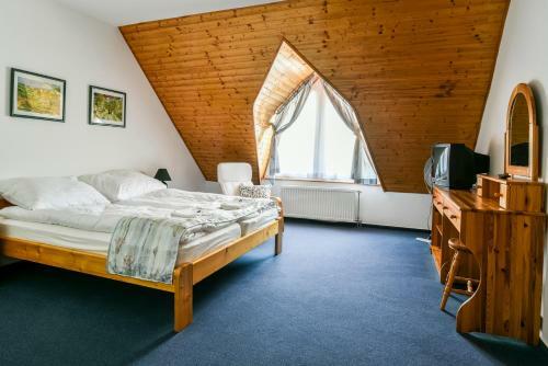 Gy?rfi Apartmanh�z Zam�rdi