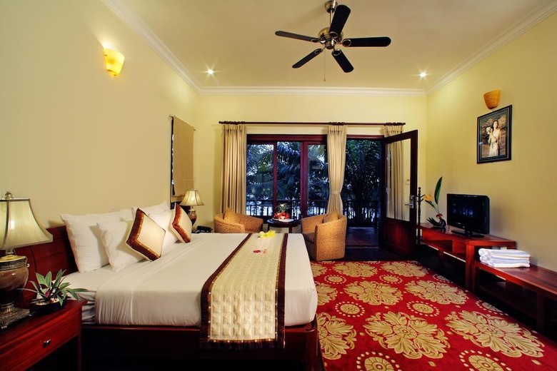 Hotel Golden Coast Resort & Spa