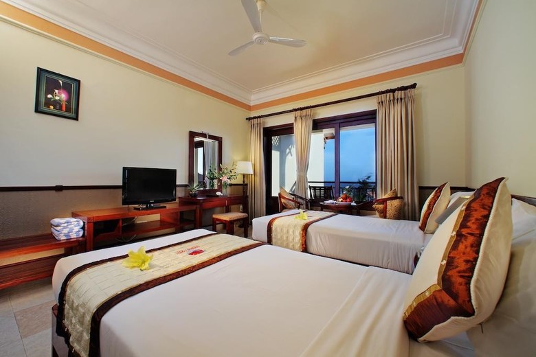 Hotel Golden Coast Resort & Spa