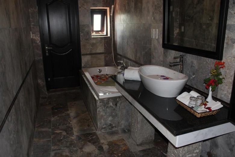 Hotel Champa Resort & Spa