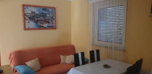 Hostal Rooms And Apartments V&m