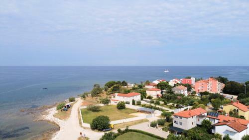 Lina Apartments