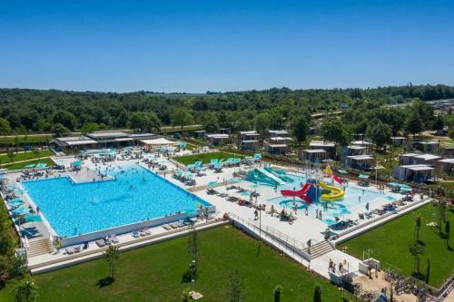 Hostal Adriamar Mobile Homes In Camping Park Umag