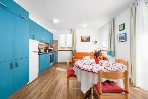 Hostal Andrea House With Apartments