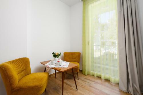 Hostal Andrea House With Apartments