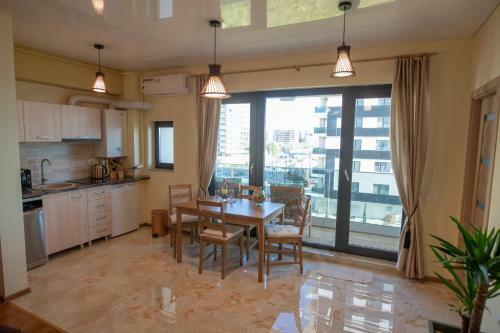 Studio Premium - Sunny Lake Apartments - Cu Vedere Spre Lac