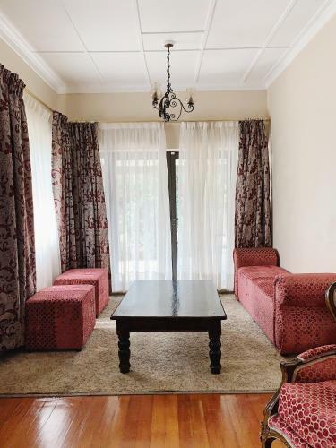 Hostal Sibahlenomhlambi Guesthouse