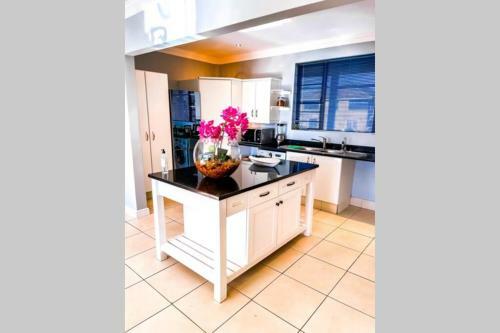 Summerstrand Boutique Beachfront Apartment