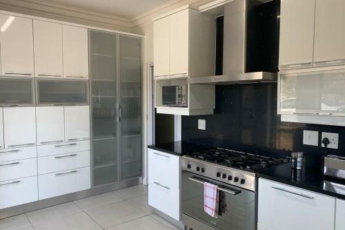 Apartamento Spacious Sunny-side Getaway For All