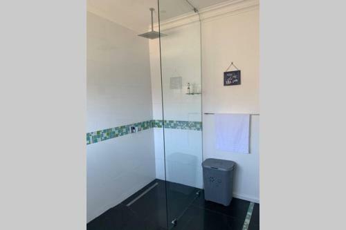 Apartamento Spacious Sunny-side Getaway For All