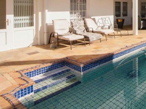 Hostal Ashbourne Manor