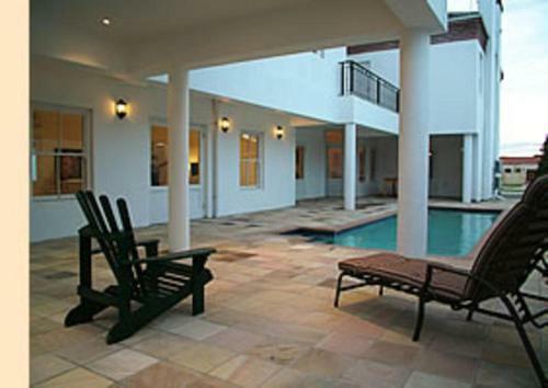 Hostal Ashbourne Manor