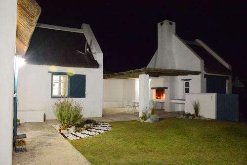 Pebbles In Langezandt, Struisbaai