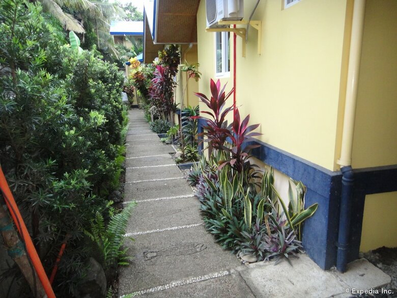 Hotel Blue Lagoon Inn & Suites