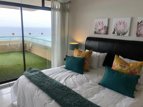 Sands Umdloti Luxury Beach Front Apartment