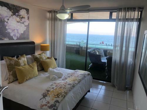 Sands Umdloti Luxury Beach Front Apartment