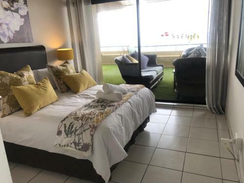 Sands Umdloti Luxury Beach Front Apartment