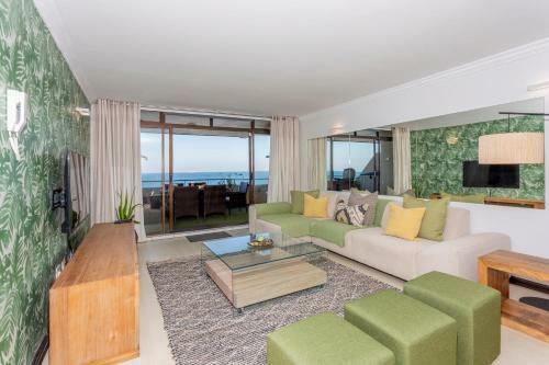 Sands Umdloti Luxury Beach Front Apartment
