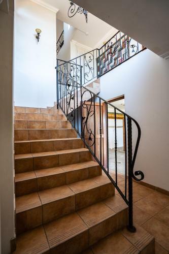 5 Bedroom Tuscan Styled Home In Umdloti Beach