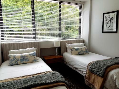 Modern, Centrally Located Dorp Street Apartment