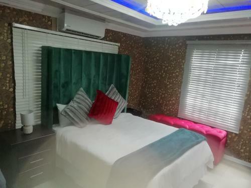 Hostal Luxury Sunset Guest House