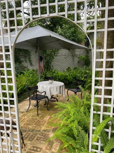 Bed & Breakfast White River B & B