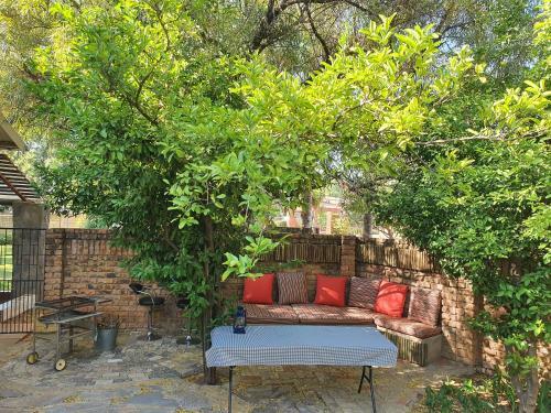 Hostal The Garden Inn Guesthouse