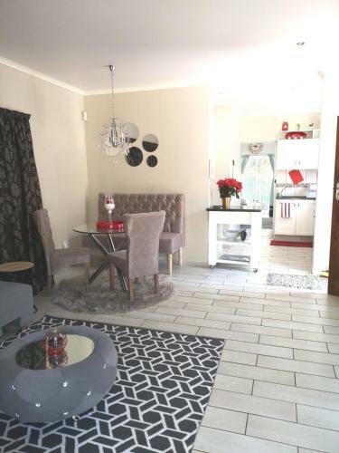 Apartamento Joy Haven Entire Selfcatering Garden Cottage