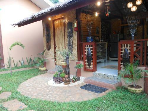 Hostal Jungle Flower Guest House