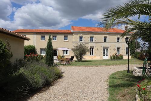 Hostal Domaine Des Tilleuls