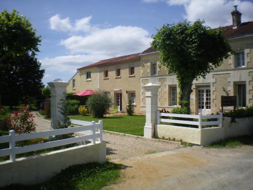 Hostal Domaine Des Tilleuls