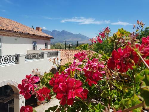 Sandmartins Private Secure Villa