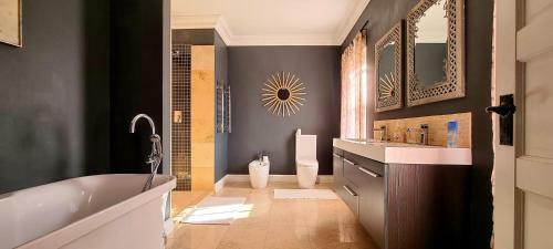 Sandmartins Private Secure Villa
