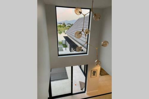 Villa Beautiful Modern Lake House With Spectacular Views