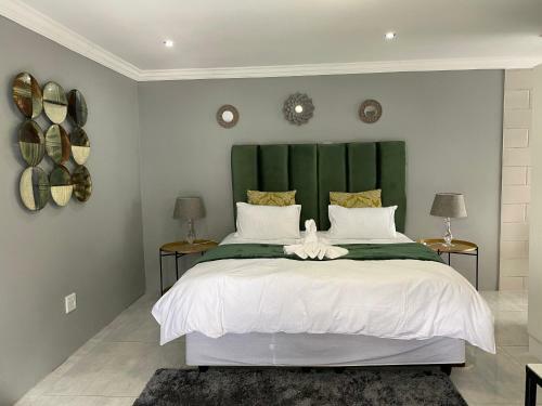 Hostal The King's Court Guest Manor
