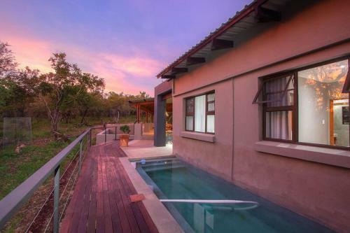 Tranquil Luxury Bush Escape - Hear The Lions Roar!