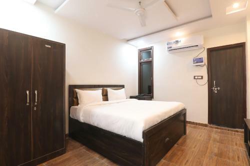 Capital O 85681 Hotel Shree
