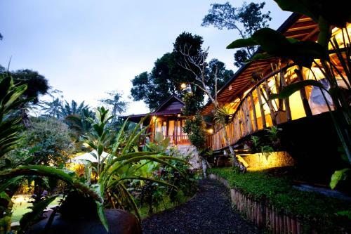 Lodge Umah Tis Sebatu