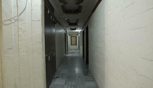 Hotel Paradise By Wb Inn