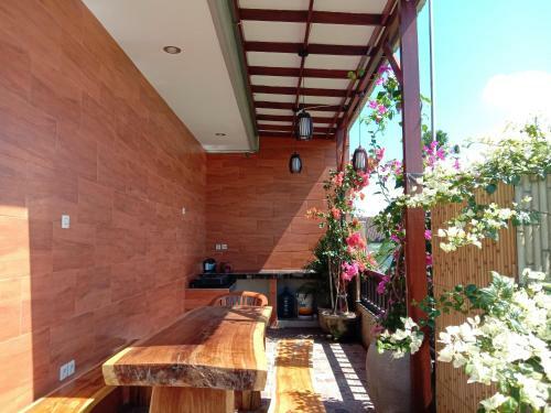 Hostal Luminous Guest House By Wizzela